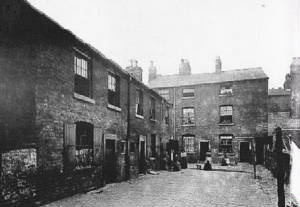 Houses in no 7 Court William Street (ca. 1900)